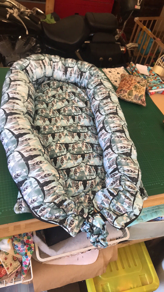 Baby travel bed or nest