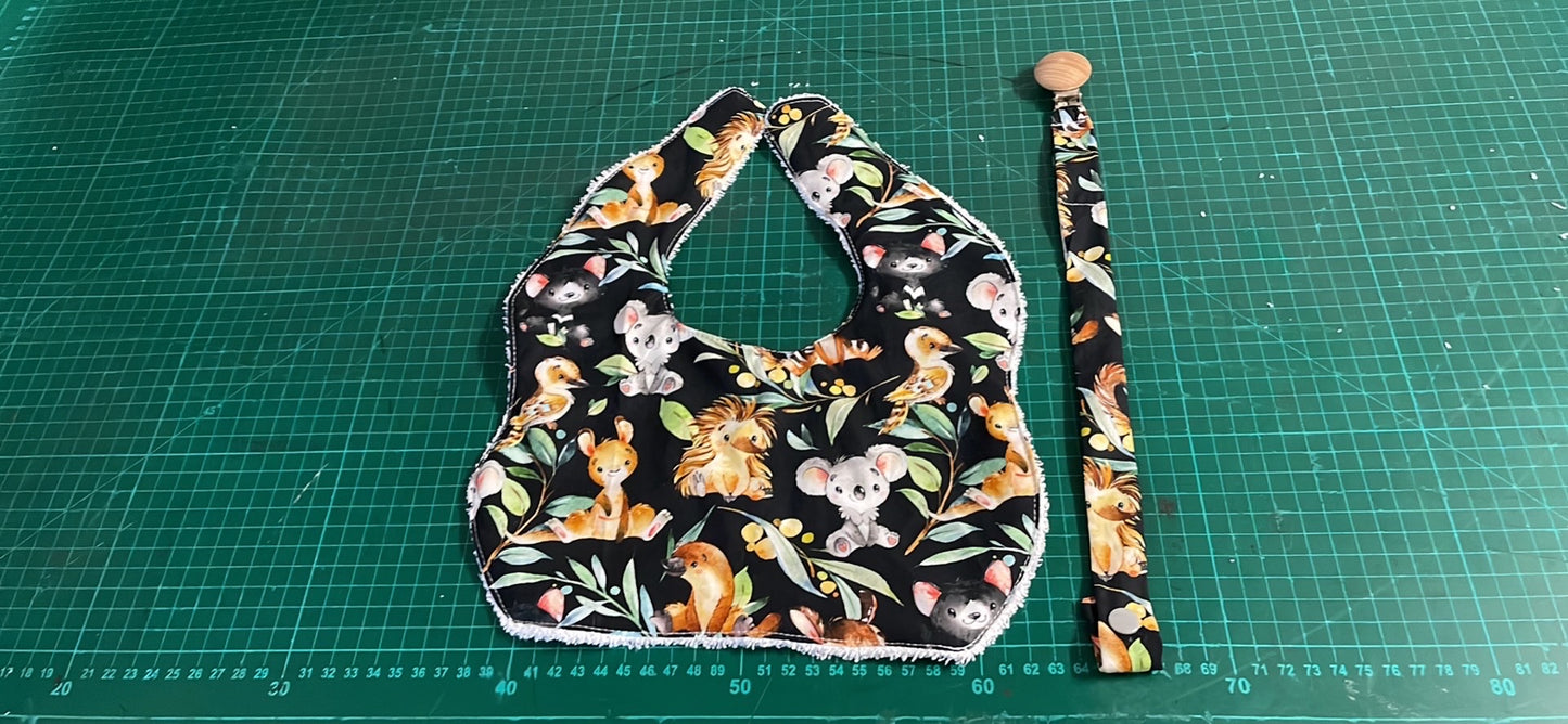 Bib and dummy clip set